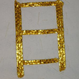 Kanji 8: Sonne. Aufn&auml;harbeit in Japangold.